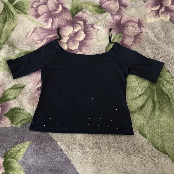 Beautiful Top by Cloud 8 - Picture 2 of 6